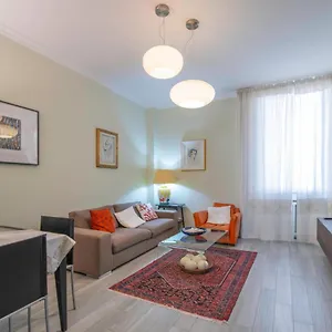 welcoming-and-cozy-2-bedroom-apartment-boscovich.italymilanhotels.net/